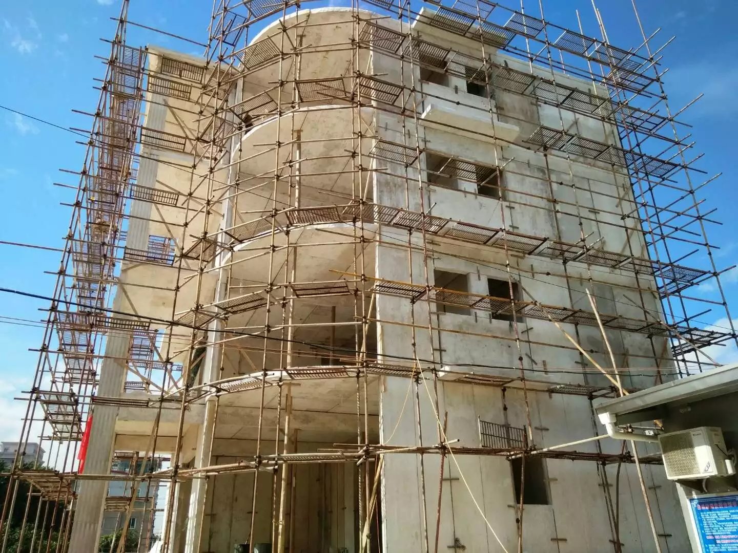 勐腊星河绿色环保装配式建材在福建修建的五层别墅建筑